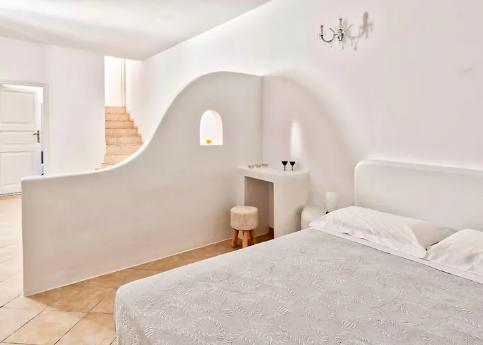 Katharos Pool Villas Oia (Santorini)