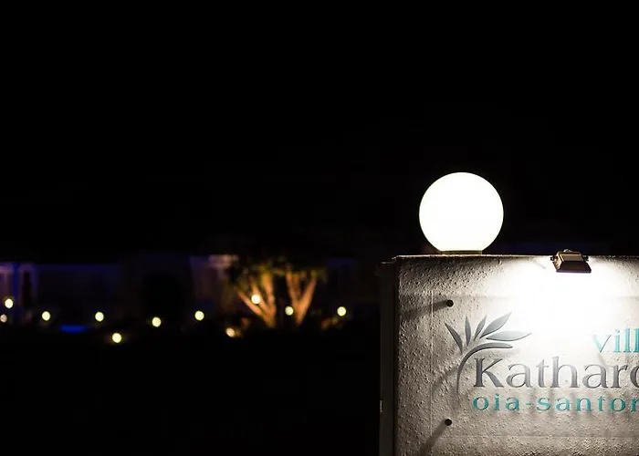 Katharos Pool Villas *