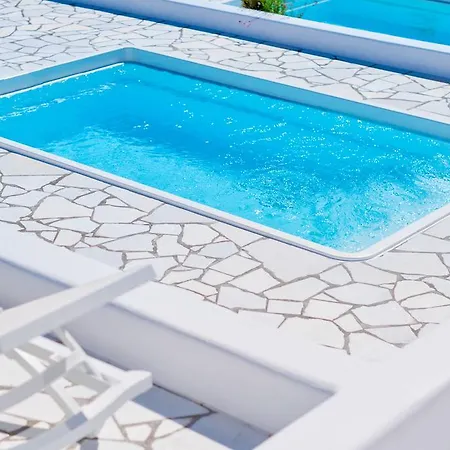 Villa Katharos Pool Oia (Santorini)