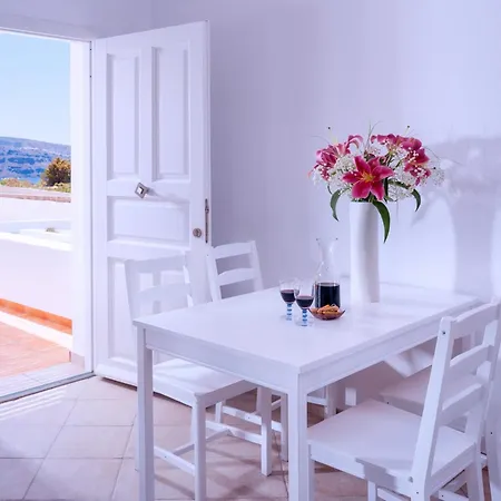 Villa Katharos Pool Oia (Santorini)