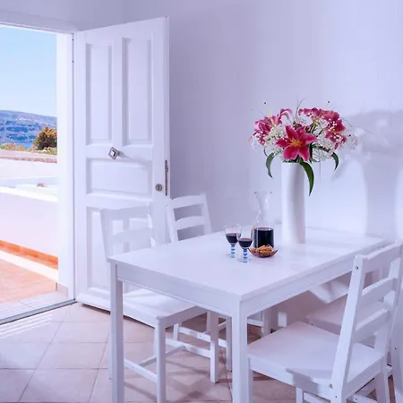 Villa Katharos Pool Villas Oia (Santorini)