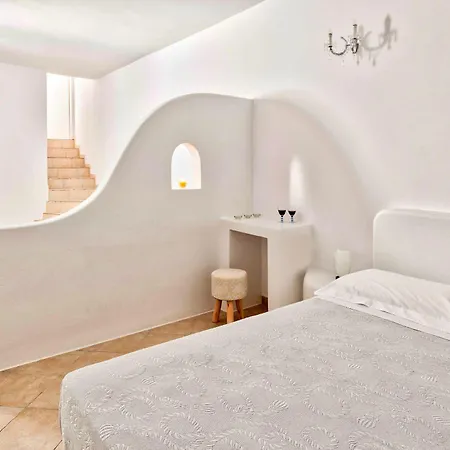 Katharos Pool Villas Oia (Santorini)